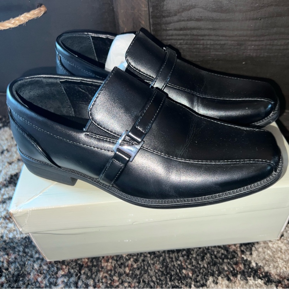 Perry Ellis Portfolio - like new boys shoes - size 1